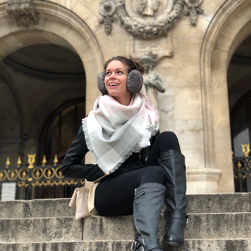 Meet your Posher, Dana